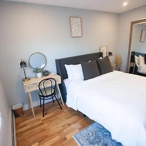 Apartment Alafia- Cozy Jfk Area - Is A Hosted Meaning The Host Live On Site, New York