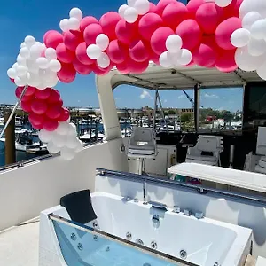 Botel Cozy Ocean 3xdeck Yacht, New York