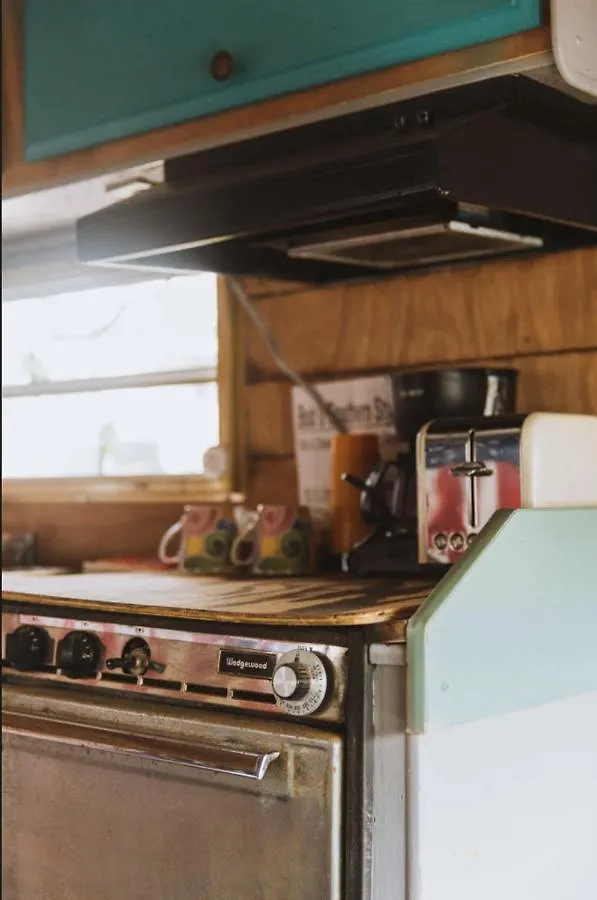 Chalet 80S Surf Camper In Rockaway Beach New York