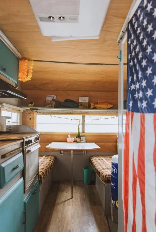 80S Surf Camper In Rockaway Beach New York Chalet