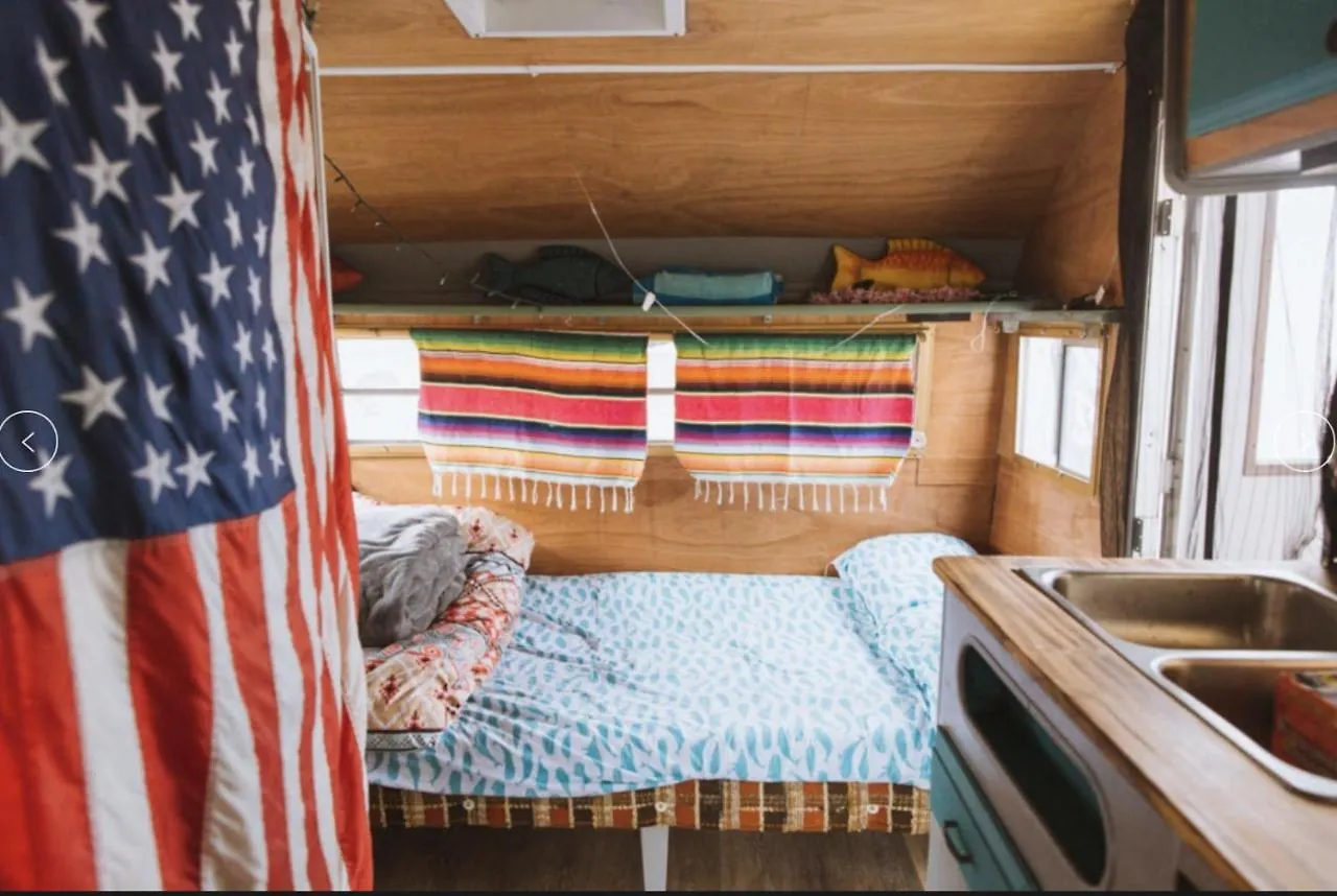 Chalet 80S Surf Camper In Rockaway Beach New York